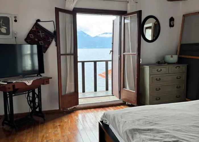 By The Sea In Vathy Methana Σπίτι διακοπών *