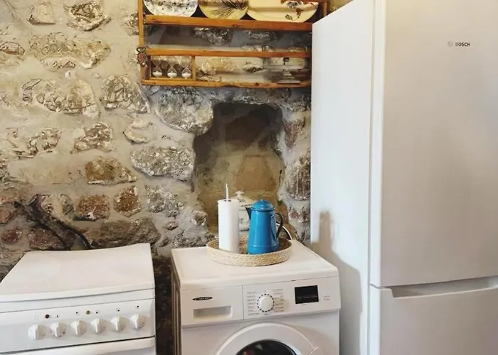 펜션 By The Sea In Vathy Methana Megalochori (Peloponnese)